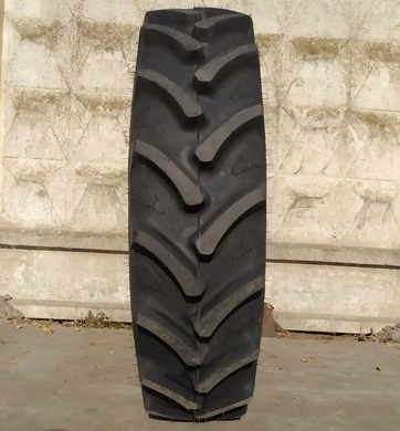 Шина с/х 320/85R28 (12.4R28) RAD85 Maximo 124A8/121B Tubeless (Trelleborg)