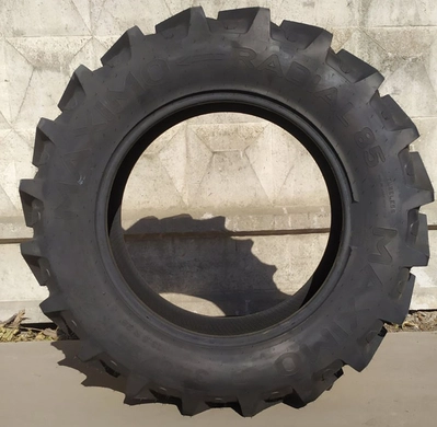 Шина с/г 340/85R28 (13.6R28) RAD85 Maximo 127A8/124B Tubeless (Trelleborg)