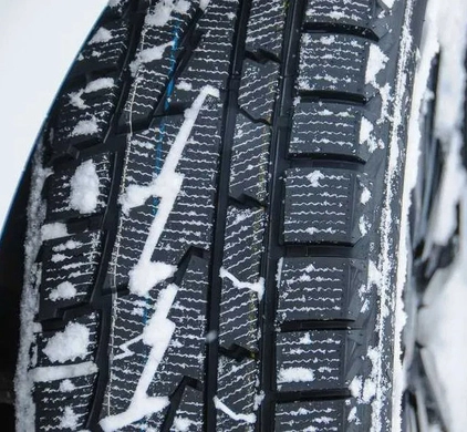 Шина 215/65R16 Premiorri ViaMaggiore Z Plus 98H Tubeless (БцШЗ) зима