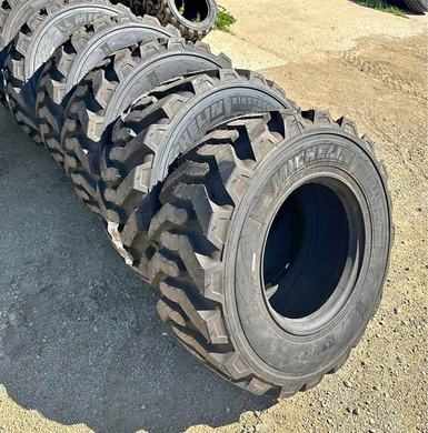 Шина 12R16.5 (300/70R16.5)  IND BIBSTEEL АТ 137A8/137B Tubeless (Michelin)