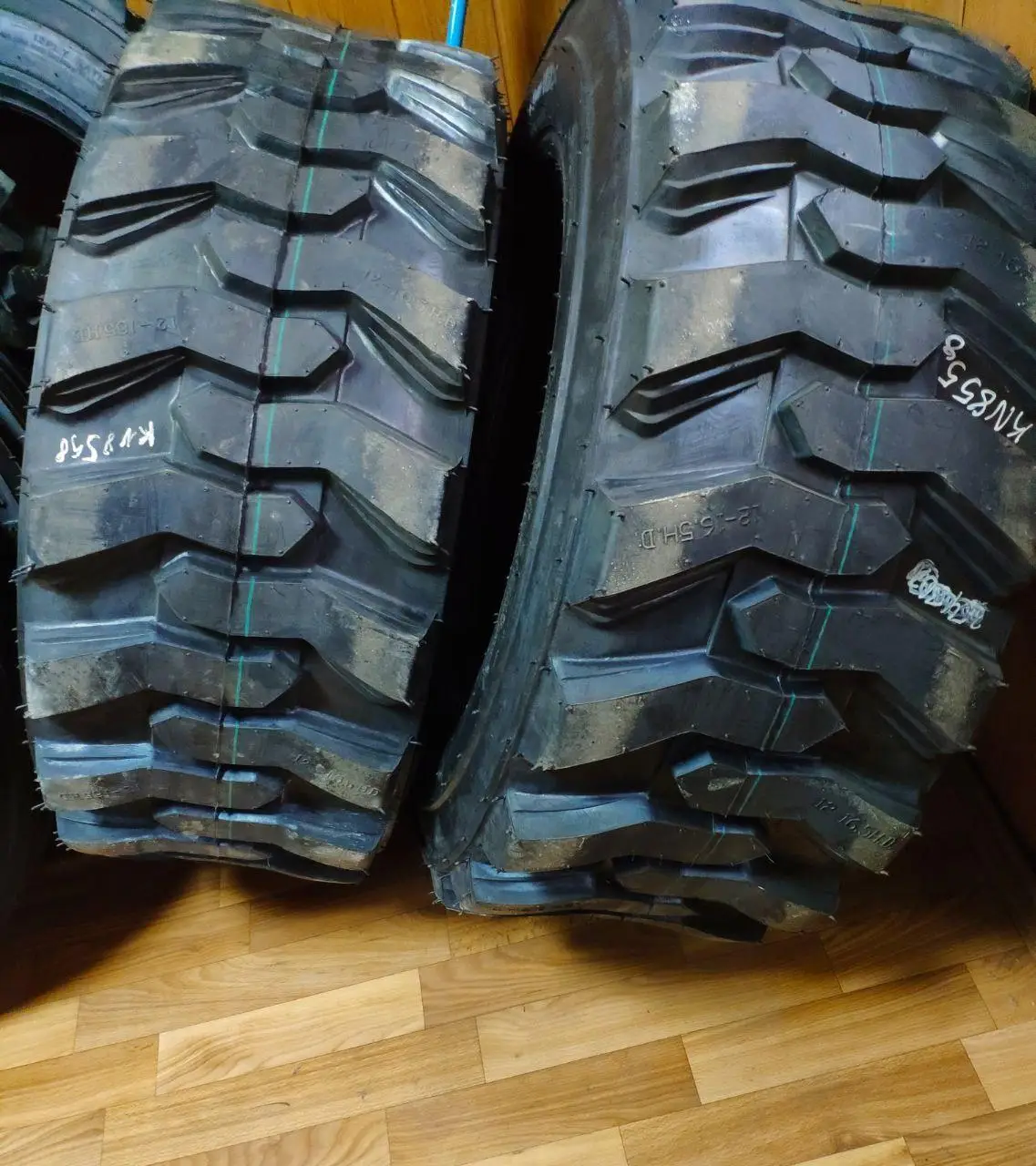 Шина 10-16.5 RG-400 12 сл 138A2 Tubeless (Armour)